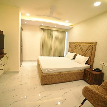Ovel Hotel Ludhiana Exterior photo
