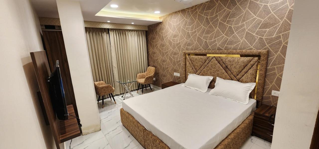 Ovel Hotel Ludhiana Exterior photo